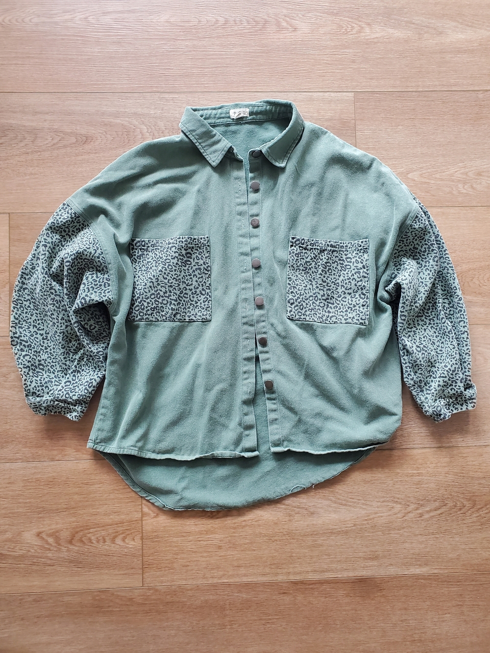 POL, 100% Cotton, Sage Green with Leopard-Print Light Jacket- Womens Large